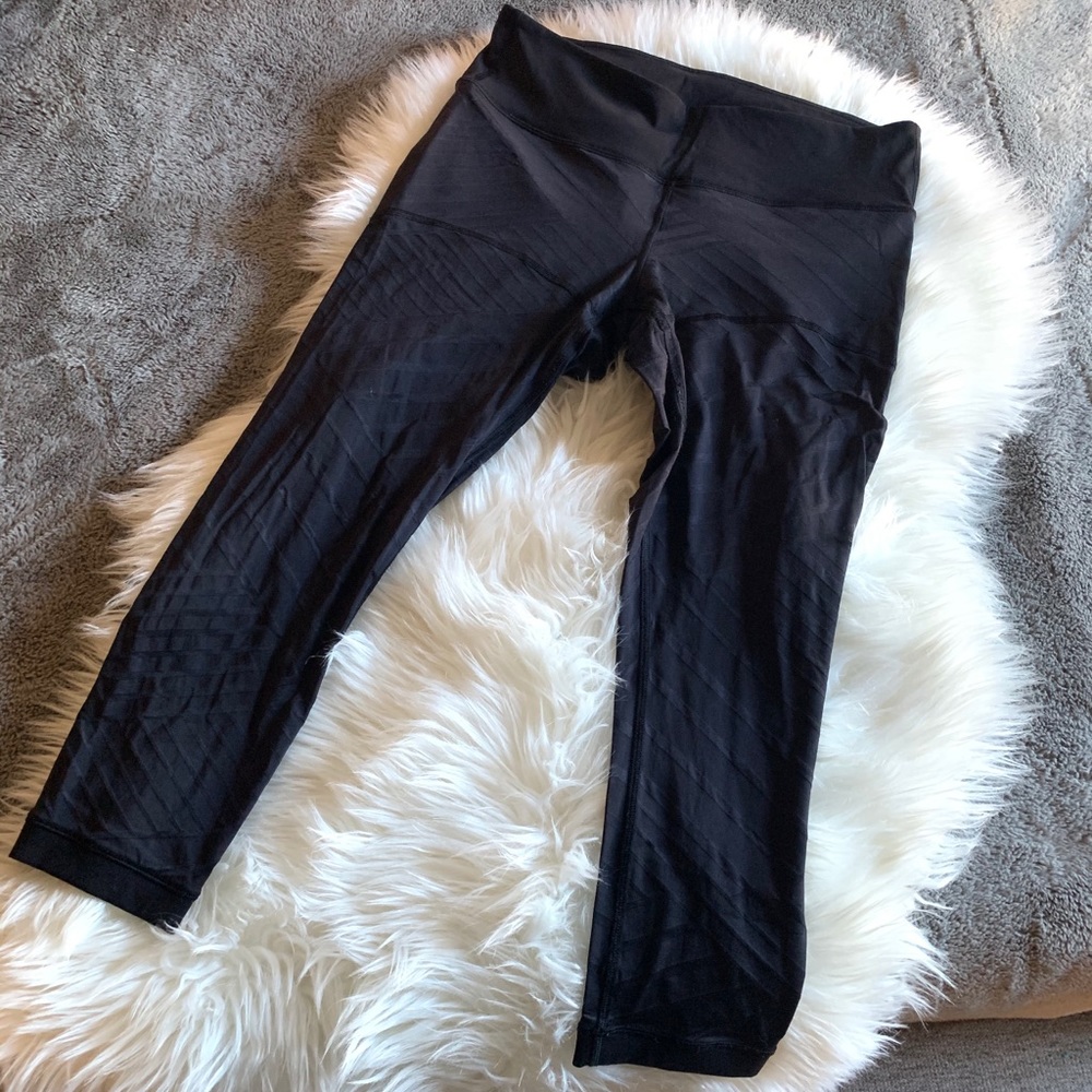 🍋 Lululemon Hot Like Agni Crops